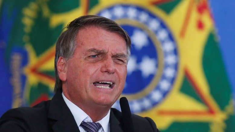 Bolsonaro é um vazio de ideias e um lauto de estupidez
