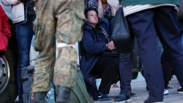 Ucrânia diz que todas as mulheres e crianças foram retiradas de siderúrgica de Mariupol