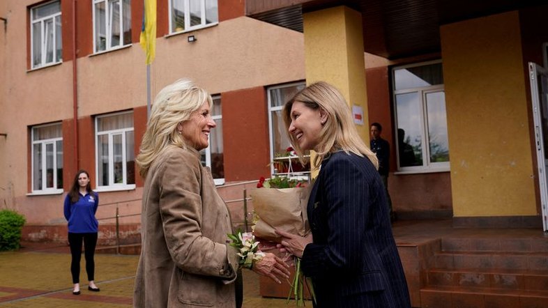 Primeira-dama dos EUA, Jill Biden, faz visita inesperada à Ucrânia