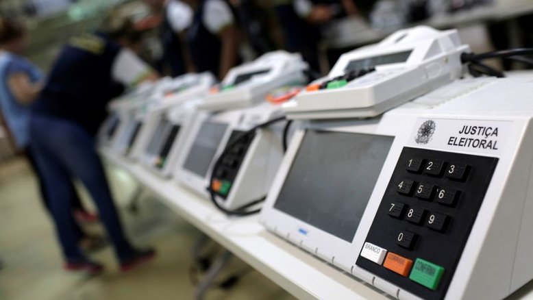 Incrível! Quase 50 anos depois, ainda é preciso defender a democracia