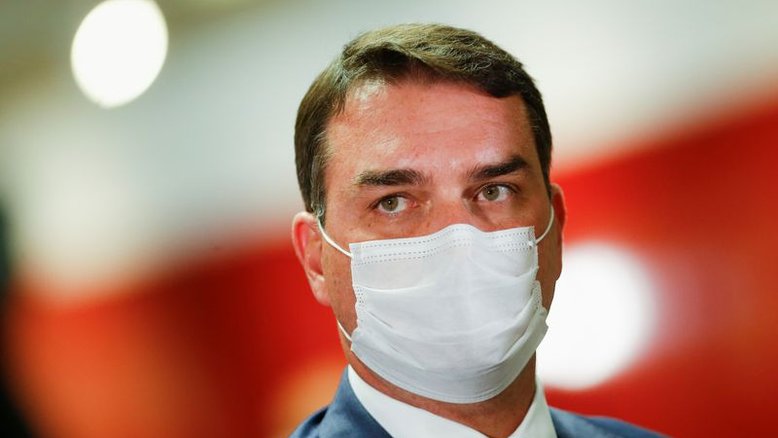 TJ do Rio arquiva denúncia do MP contra Flávio Bolsonaro em caso das "rachadinhas"