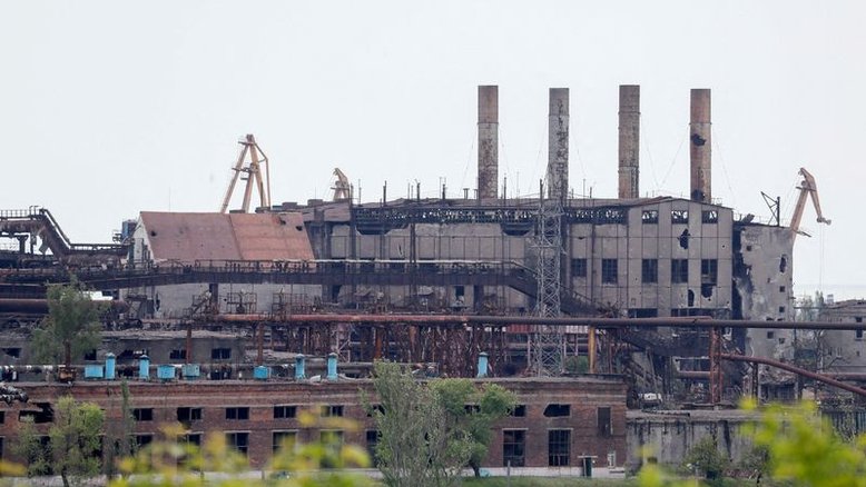 Rússia diz que 700 combatentes se renderam em Mariupol; líderes seguem escondidos