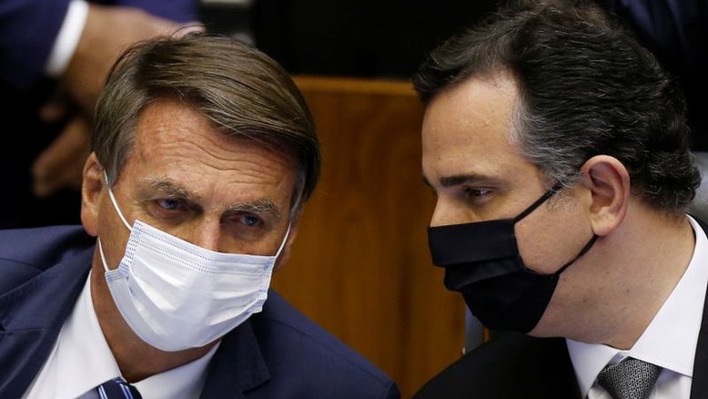 Bolsonaro chama Pacheco de parcial e reitera ataques a ministros do STF