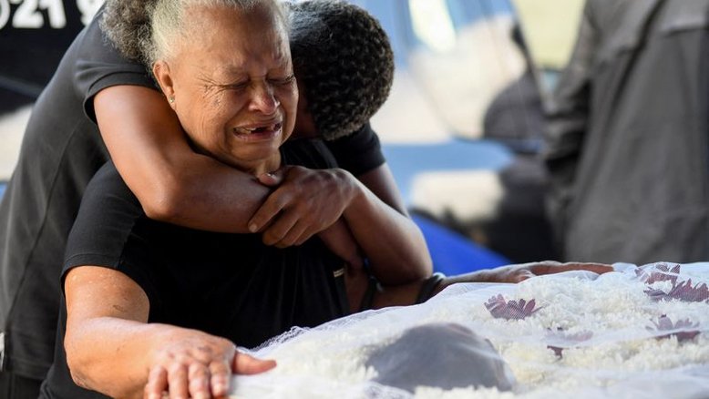 Sobe para 25 número de mortos em operação policial em favela do Rio