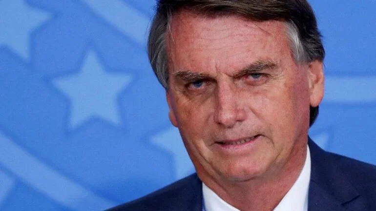 Bolsonaro edita decreto que bloqueia R$ 8,2 bilhões do Orçamento de 2022