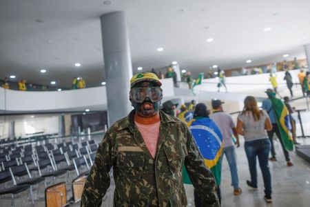 O universo paralelo dos terroristas brasileiros