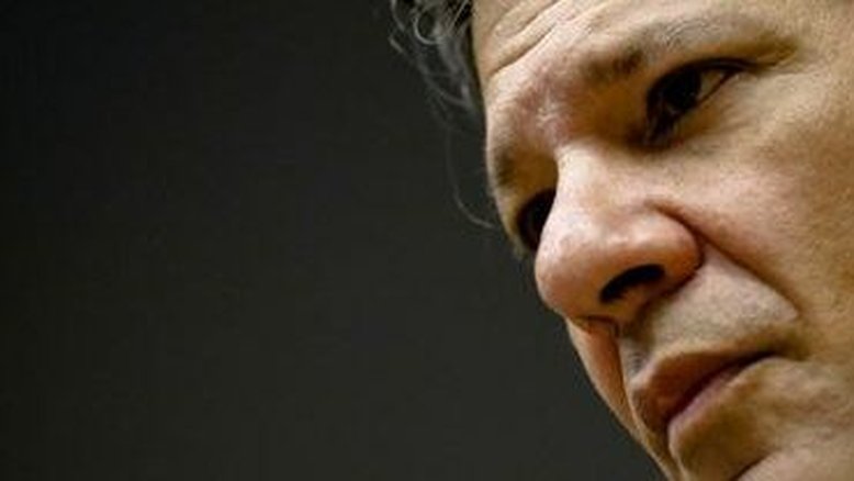 Haddad estreia no exterior apostando em protagonismo Brasil após posse de Lula e ato golpista