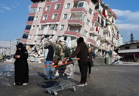 Novo terremoto na Turquia deixa ao menos seis mortos