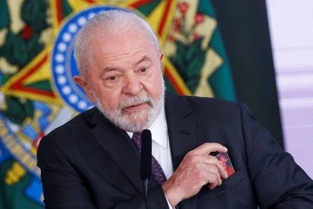 Lula conversa com presidente ucraniano e reafirma desejo de negociar a paz