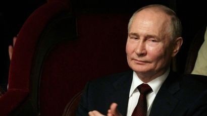 Putin pede desculpas ao Azerbaijão por queda de avião sem aceitar responsabilidade