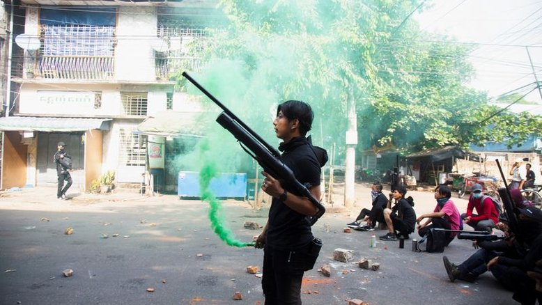 Choque com tropas deixa 11 manifestantes mortos em Mianmar