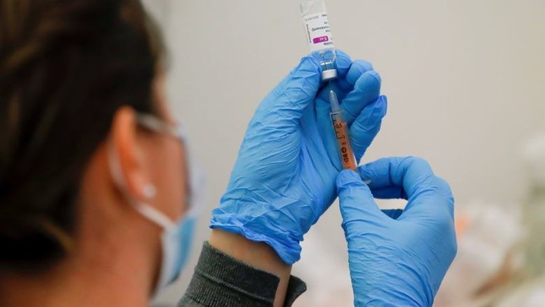 Agência britânica diz que coágulos de vacina da AstraZeneca chegam a 168
