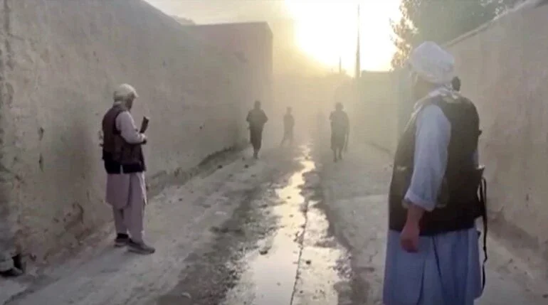 Forças afegãs batalham para retomar Kunduz após ofensiva do Taliban