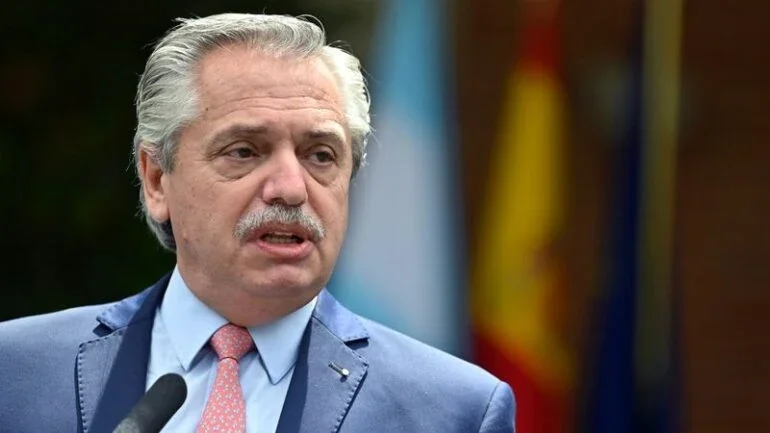 Presidente argentino faz apelo por unidade em meio à crise política após primárias