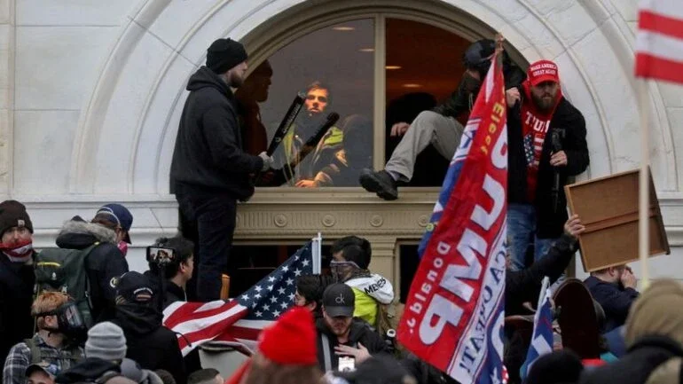 EUA aumentam segurança com risco de violência em manifestação pró-Trump no Capitólio