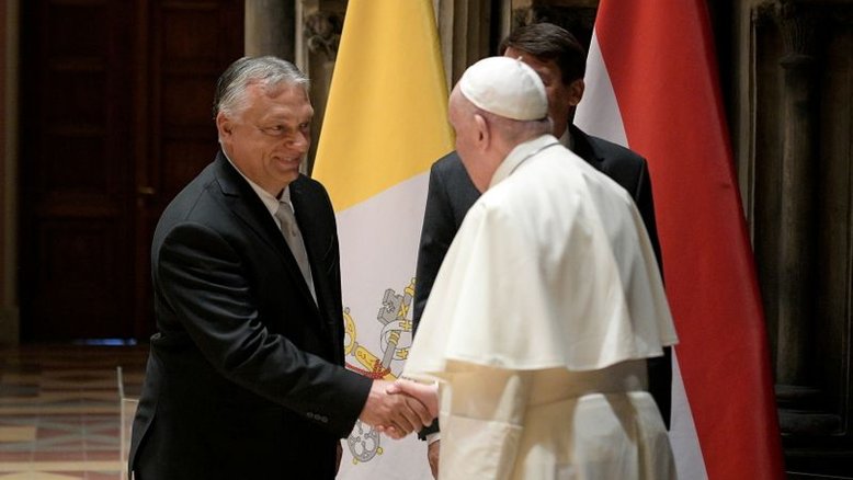 Papa me inspirou sobre valores familiares, diz premiê da Hungria