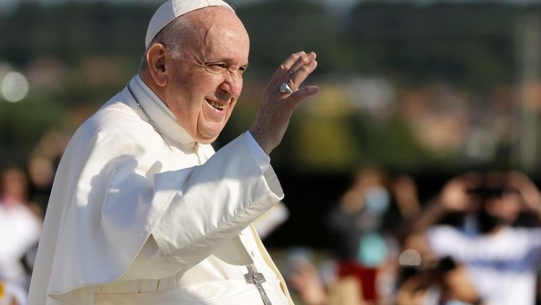 "Ainda vivo, embora alguns me quisessem morto", diz papa