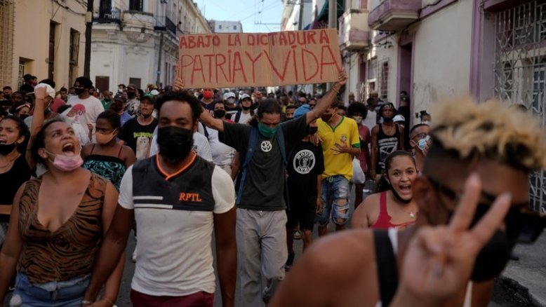 Human Rights Watch diz que Cuba prendeu arbitrariamente e cometeu abusos contra manifestantes