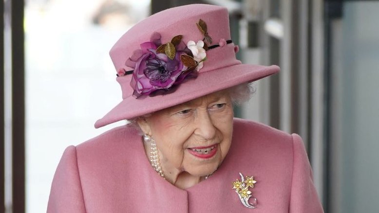Rainha Elizabeth espera estar na COP26 após perder missa para repousar, diz jornal