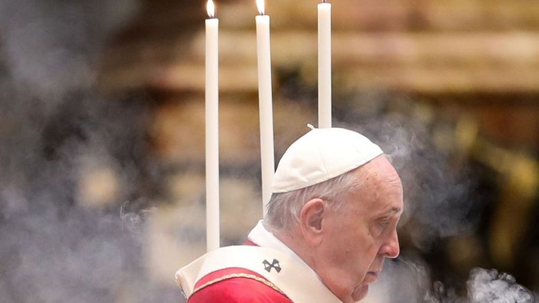 Papa classifica ataque a premiê do Iraque como "ato vil de terrorismo"