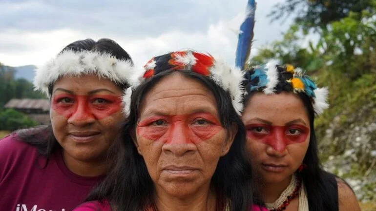Comunidades indígenas do Equador recebem juízes e cobram voz em decisões sobre mineração