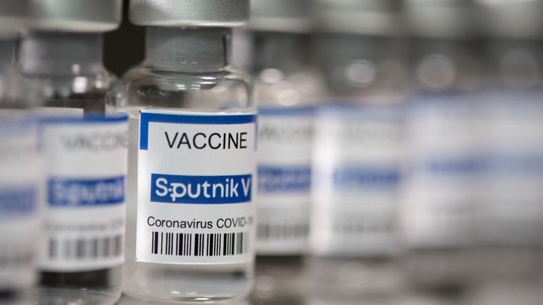 Rússia diz que vacina Sputnik deve funcionar contra ômicron