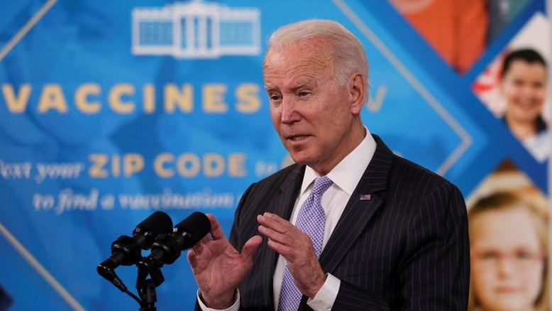 Biden diz que EUA traçam planos de contingência contra ômicron com farmacêuticas
