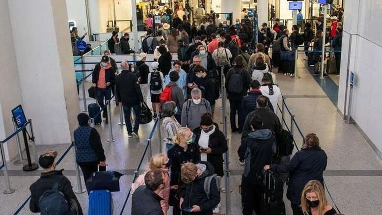 EUA endurecem regras de viagem e países controlam fronteiras para conter Ômicron