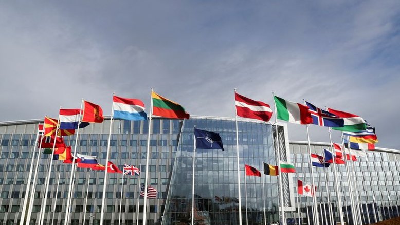 Gastos recordes da UE com defesa mascaram falta de colaboração, diz relatório