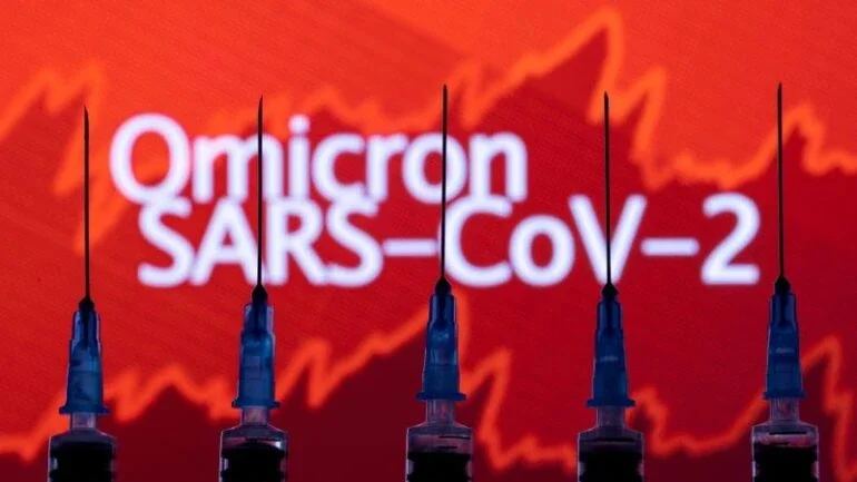 Ômicron chega a 57 países e hospitalizações devem subir, diz OMS