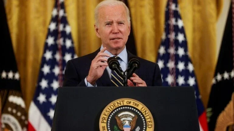 Biden ordena que EUA parem de financiar projetos de combustíveis fósseis com alto teor de carbono no exterior