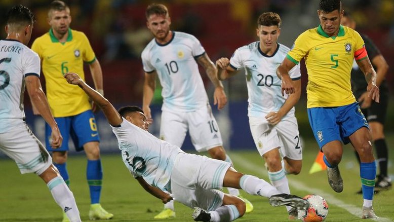 Presidente propõe organizar Copa América só na Argentina diante de crise na Colômbia