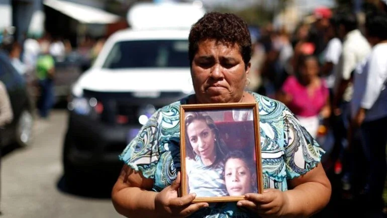 Cemitério clandestino em El Salvador é investigado como possível cova coletiva para vítimas de feminicídio