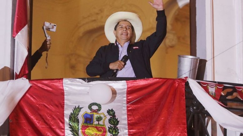 Castillo se declara vencedor; Keiko quer anular 200 mil votos