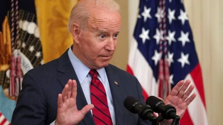 Biden chama fim de tabloide de Hong Kong de "dia triste para a liberdade de imprensa"