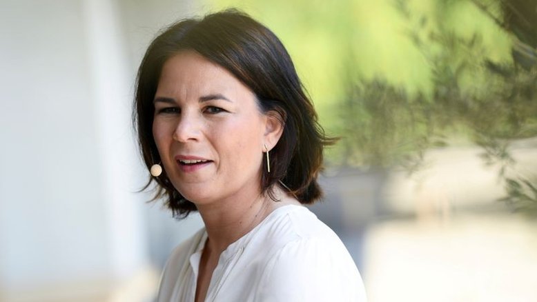 Candidata a chanceler alemã dos Verdes se diz vítima de questionamentos sexistas