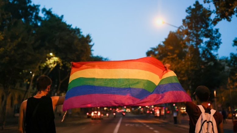 Espanha prende dois menores suspeitos de assassinar jovem gay