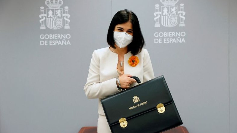 Estudantes espanhóis voltam às aulas após recesso de final ano, apesar da Ômicron