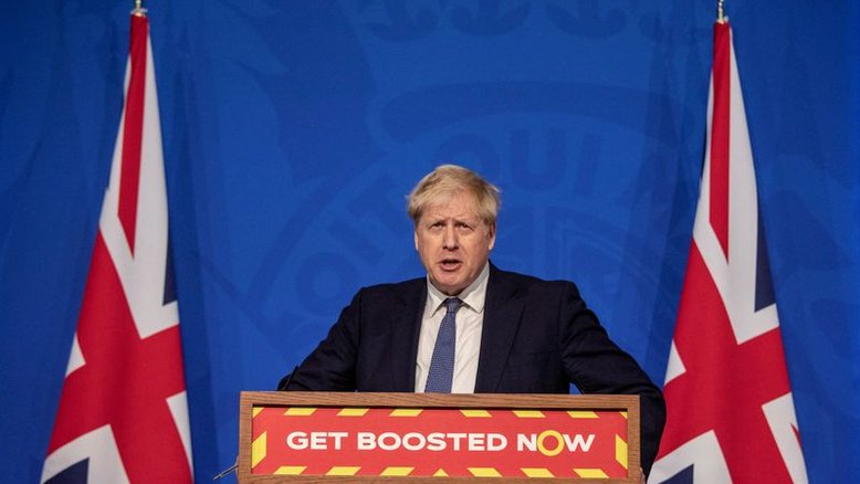 Em meio a surto da Ômicron, primeiro-ministro britânico resiste a novo lockdown