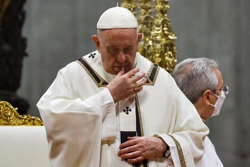 Papa condena conservadores da igreja por estarem envoltos em 
