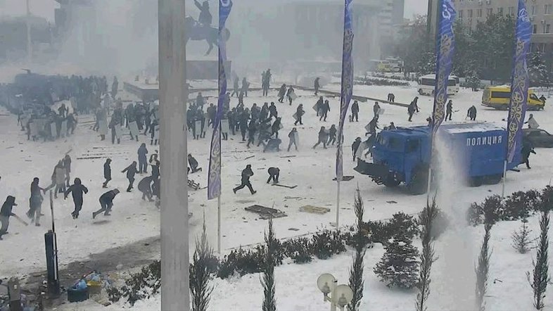 Cazaquistão registra mais violência após Rússia mandar tropas para reprimir levante