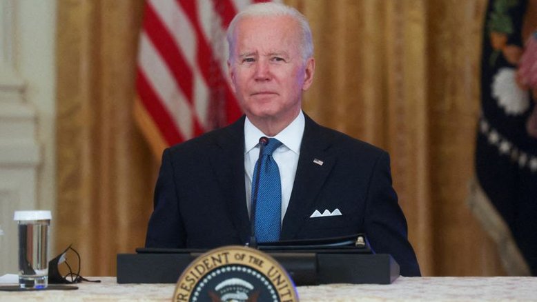 Biden reafirma apoio dos EUA à Ucrânia em conversa com Zelenskiy