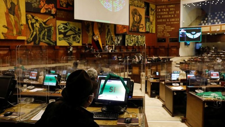 Parlamento do Equador aprova regras para aborto em casos de estupro
