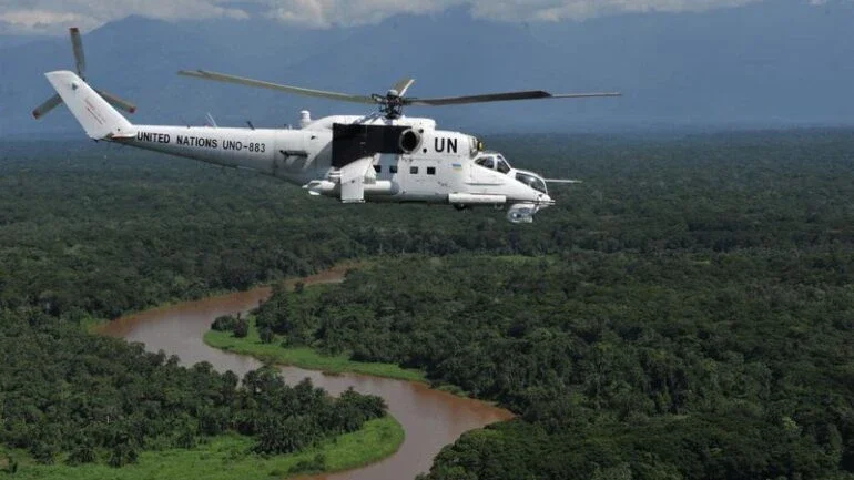 Helicópteros ucranianos atingem depósito de petróleo na Rússia, dizem autoridades locais
