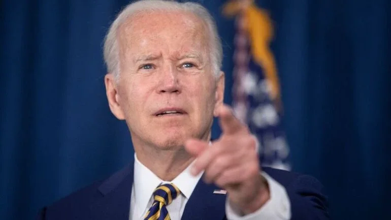 Biden deseja "sorte" a Elon Musk em viagem à Lua após revelação de planos de demissões