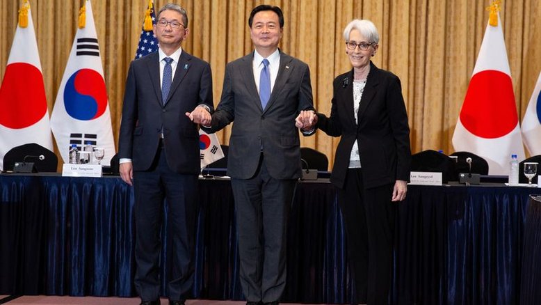 Coreia do Sul, EUA e Japão condenam testes de mísseis da Coreia do Norte e pedem negociações