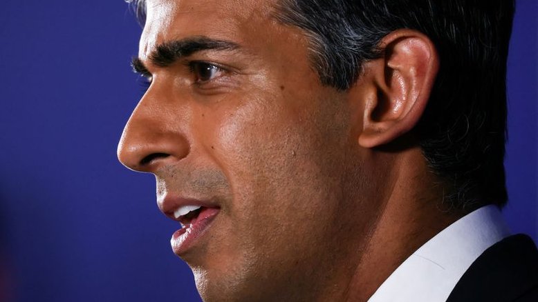 Disputa para suceder Johnson como primeiro-ministro começa com oito candidatos