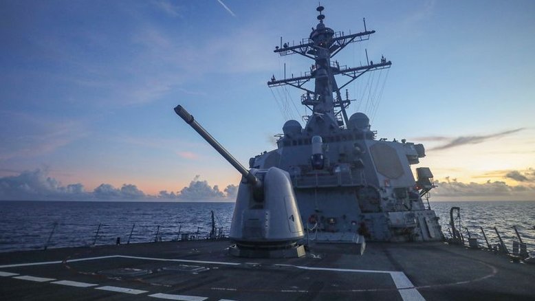 China diz que afastou destróier dos EUA que navegava perto de ilhas disputadas