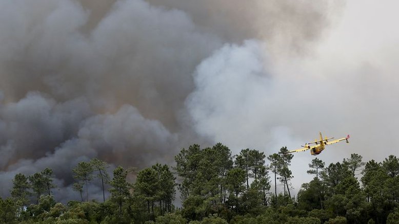 Onda de calor na Europa alimenta incêndios florestais de Portugal à Croácia