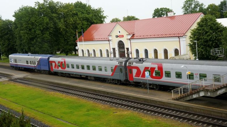 Lituânia suspende proibição a transporte ferroviário de bens para exclave russo, segundo agências
